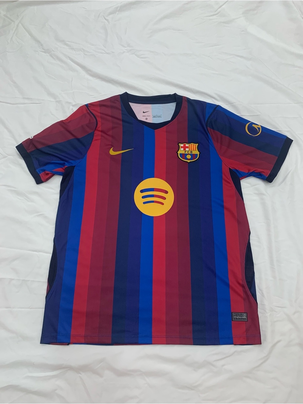 FC Barcelona Lamine Yamal #10 - Picture 5 of 6